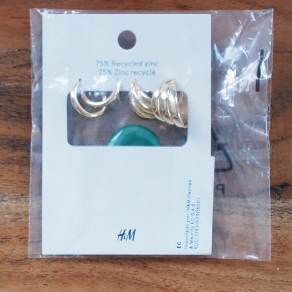 🌷H&M | NWT Gold Tone Hoop Earrings (2 pairs) - Picture 5 of 5